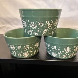 Set Of 3 Holiday Style Christmas Ramekins  Green With Snowflakes Hats New